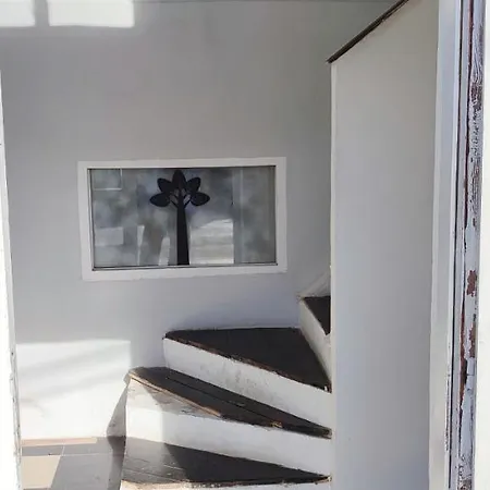 Apartment Farmhouse Studios *
