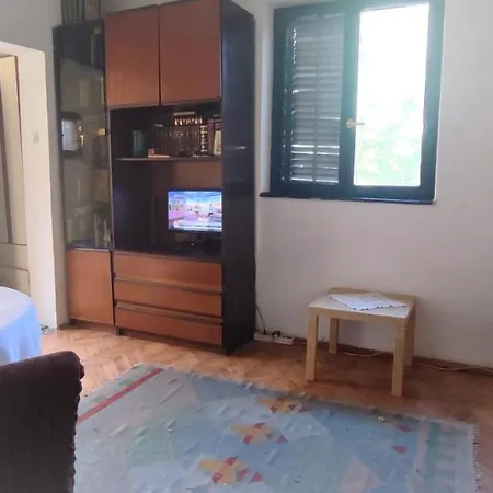 Farmhouse Studios Apartment