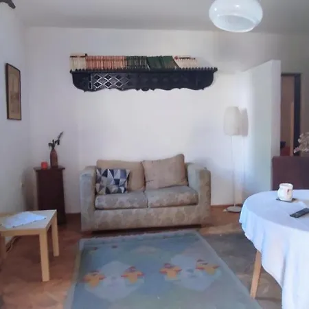 Farmhouse Studios Apartment *
