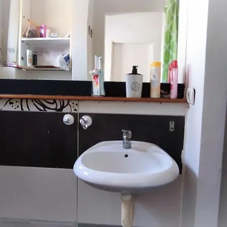 Farmhouse Studios Apartment